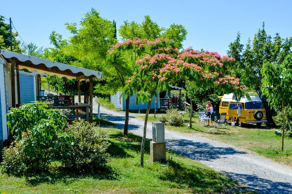 Domaine De Chadeyron Hotel Lagorce  Exterior foto